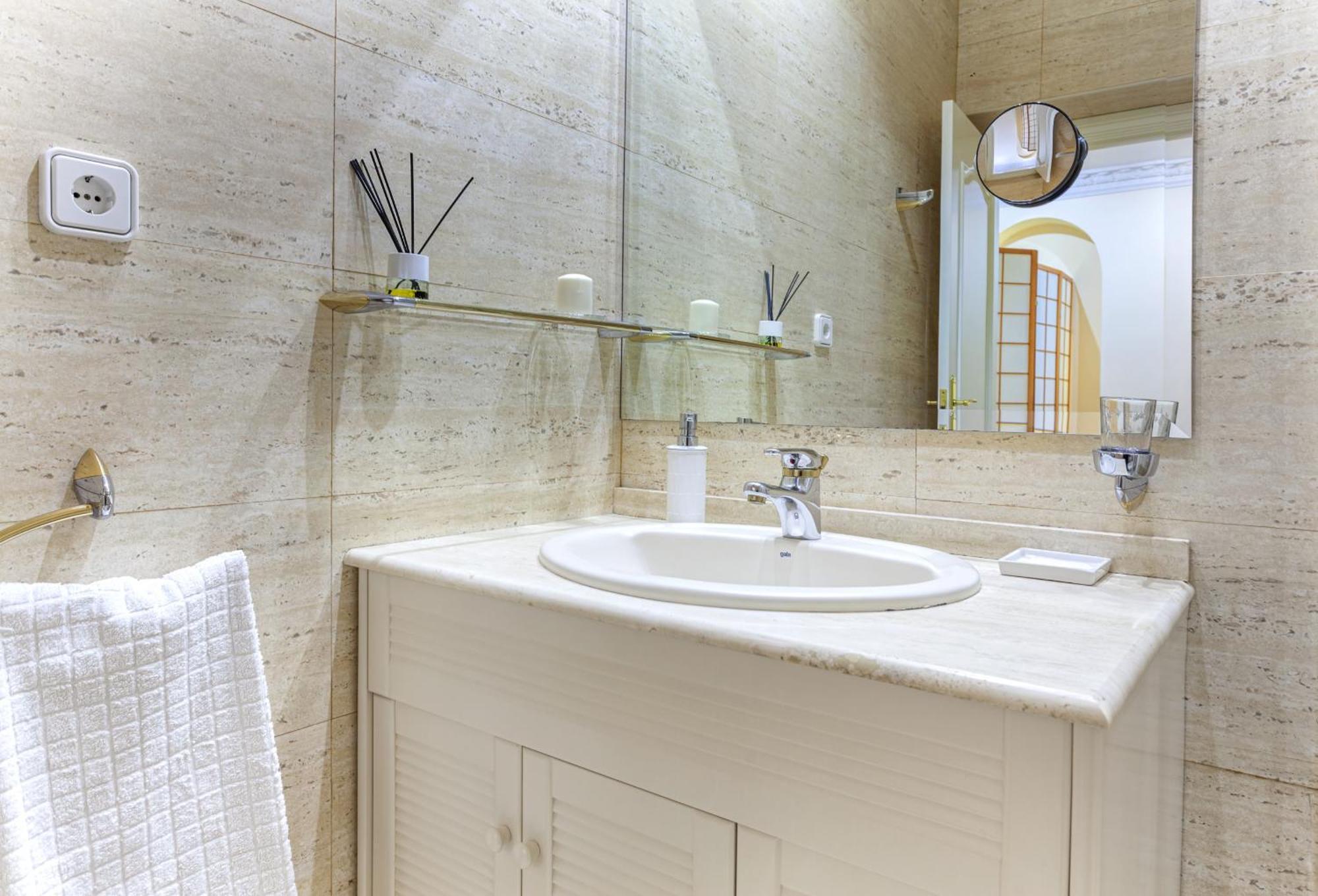 Apartamento Prado En مدريد المظهر الخارجي الصورة